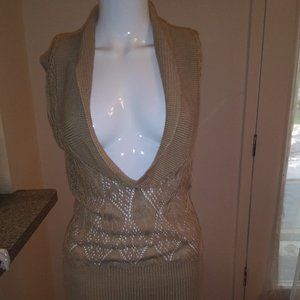 beige knit sleeveless blouse